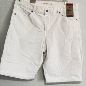 Levi's Classic White Bermuda Shorts